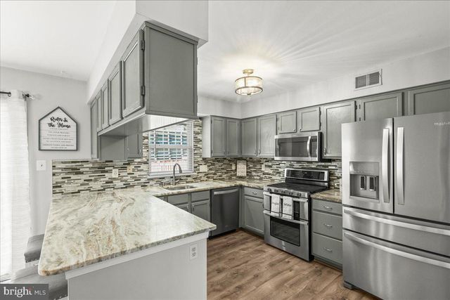 13006 HUNTERBROOK DR, Woodbridge, VA 22192