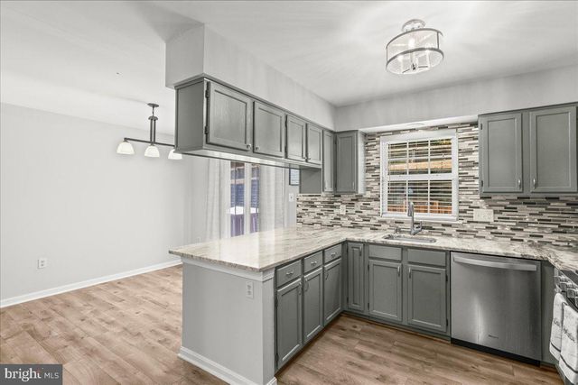 13006 HUNTERBROOK DR, Woodbridge, VA 22192