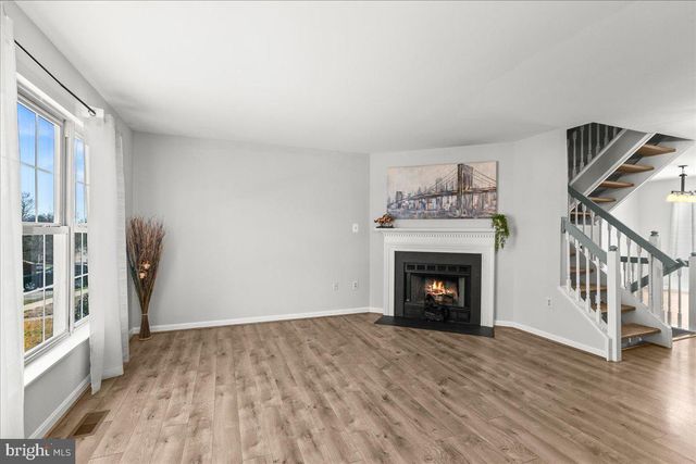 13006 HUNTERBROOK DR, Woodbridge, VA 22192