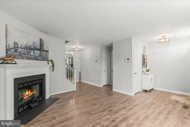 13006 HUNTERBROOK DR, Woodbridge, VA 22192