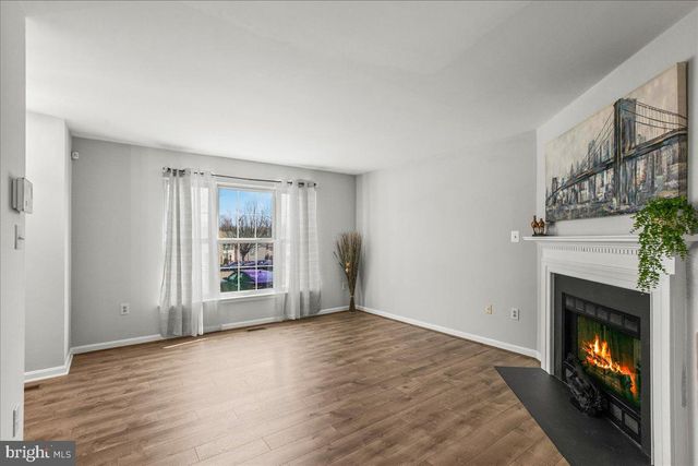 13006 HUNTERBROOK DR, Woodbridge, VA 22192