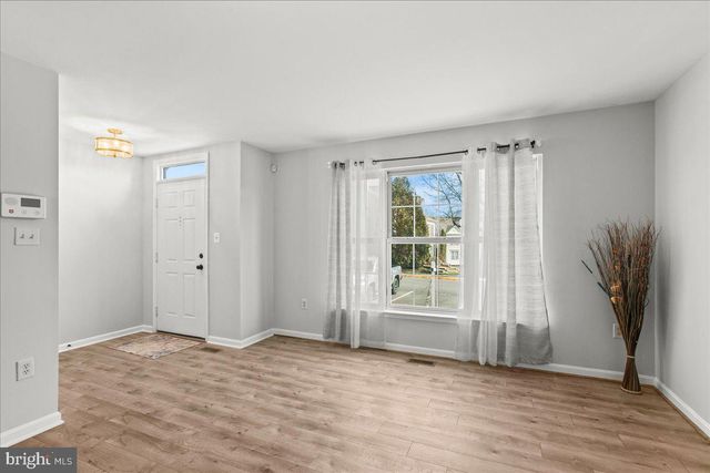 13006 HUNTERBROOK DR, Woodbridge, VA 22192