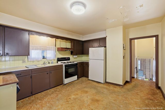 533 Fulton Street, Grand Haven City, MI 49417