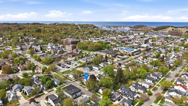 533 Fulton Street, Grand Haven City, MI 49417