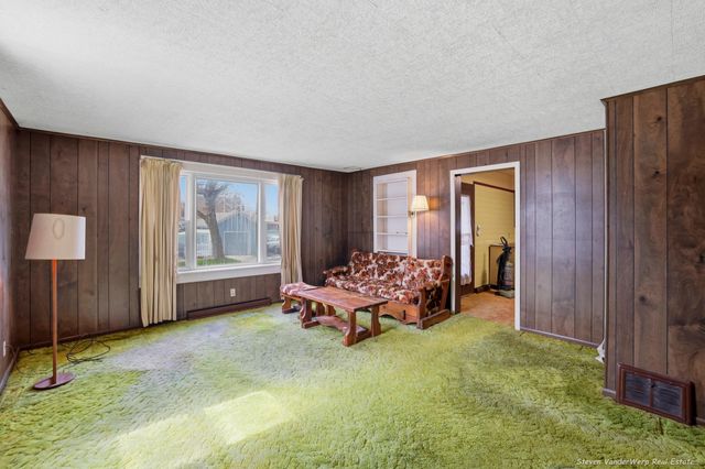 533 Fulton Street, Grand Haven City, MI 49417