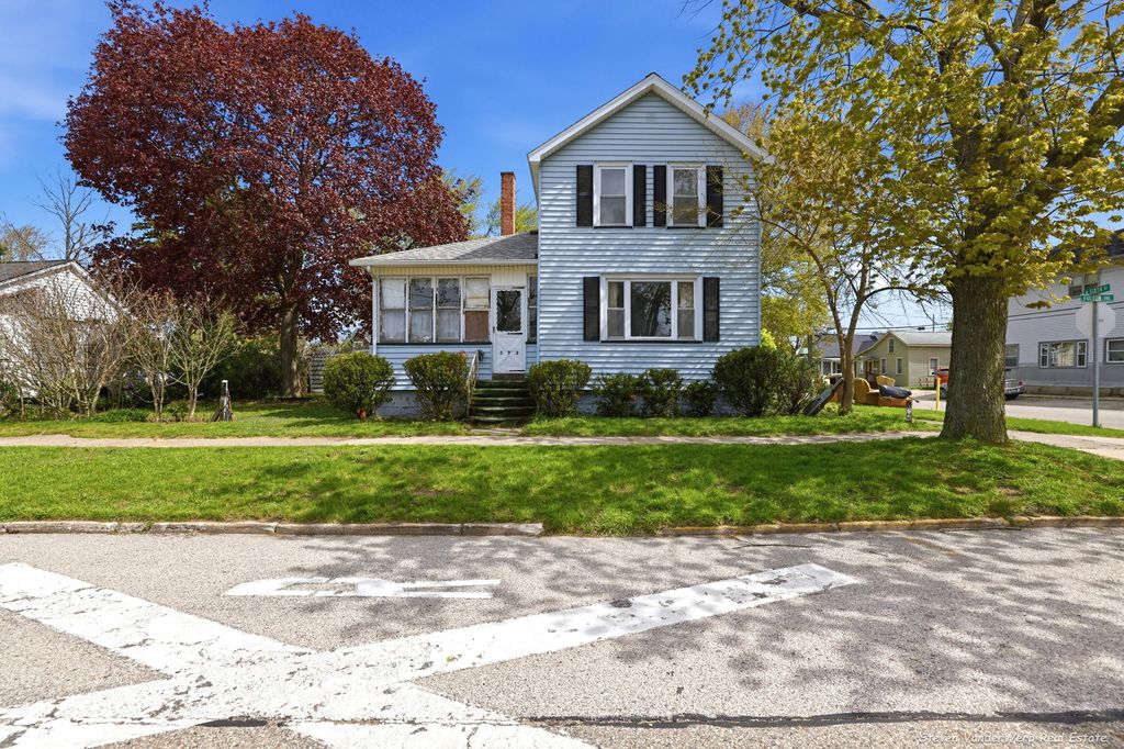 533 Fulton Street, Grand Haven City, MI 49417