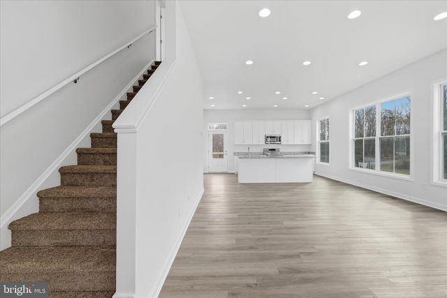 16 CILANTRO LN, Bunker Hill, WV 25413