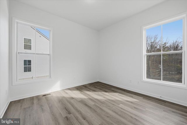 16 CILANTRO LN, Bunker Hill, WV 25413