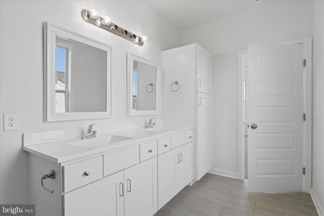 16 CILANTRO LN, Bunker Hill, WV 25413