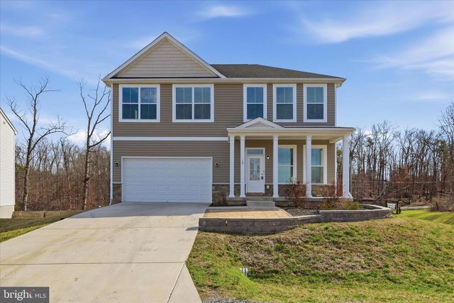 16 CILANTRO LN, Bunker Hill, WV 25413