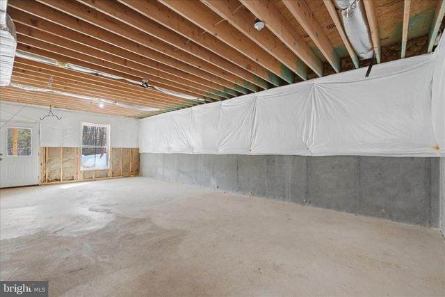 16 CILANTRO LN, Bunker Hill, WV 25413