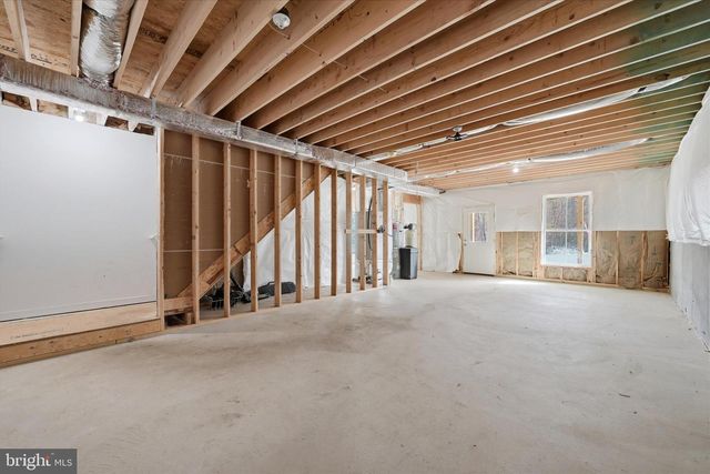 16 CILANTRO LN, Bunker Hill, WV 25413