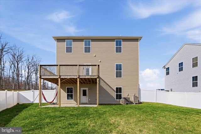 16 CILANTRO LN, Bunker Hill, WV 25413