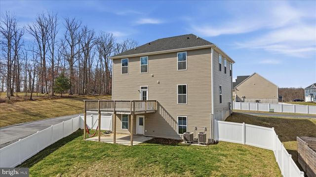 16 CILANTRO LN, Bunker Hill, WV 25413