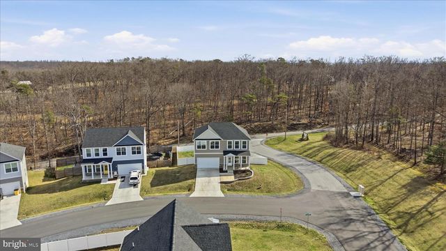 16 CILANTRO LN, Bunker Hill, WV 25413