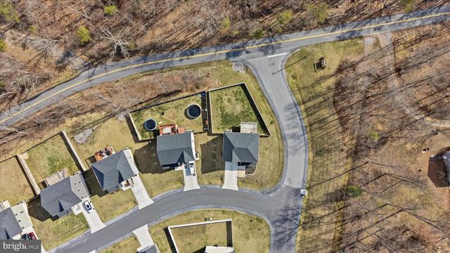 16 CILANTRO LN, Bunker Hill, WV 25413