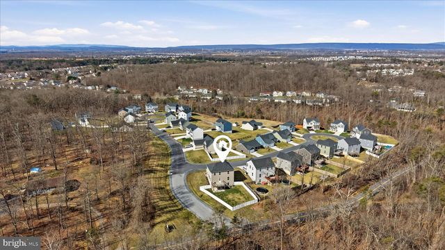 16 CILANTRO LN, Bunker Hill, WV 25413