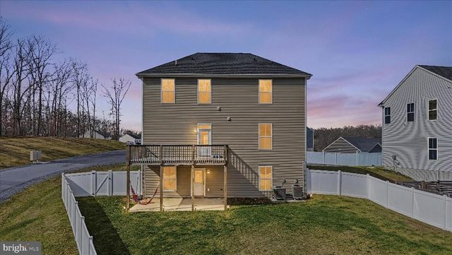 16 CILANTRO LN, Bunker Hill, WV 25413