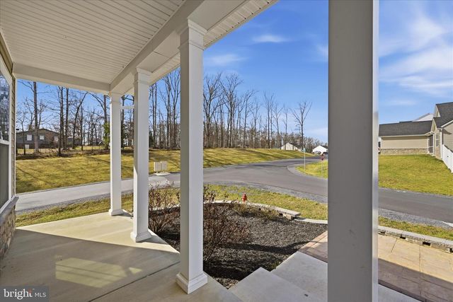 16 CILANTRO LN, Bunker Hill, WV 25413