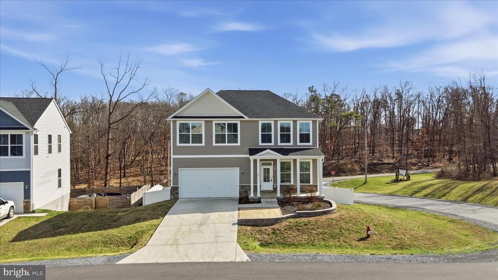 16 CILANTRO LN, Bunker Hill, WV 25413