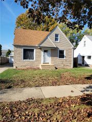 4578 Forest Edge Drive, Brooklyn, OH 44144