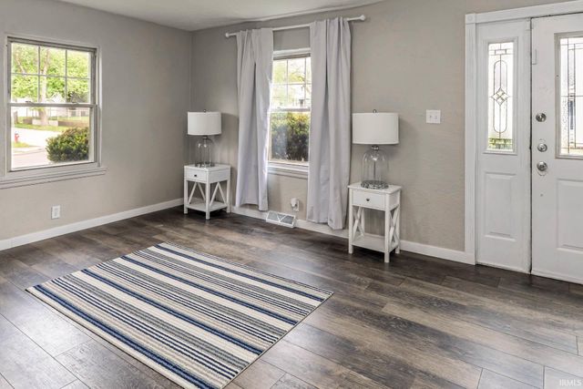 1758 Obrien Street, South Bend, IN 46628
