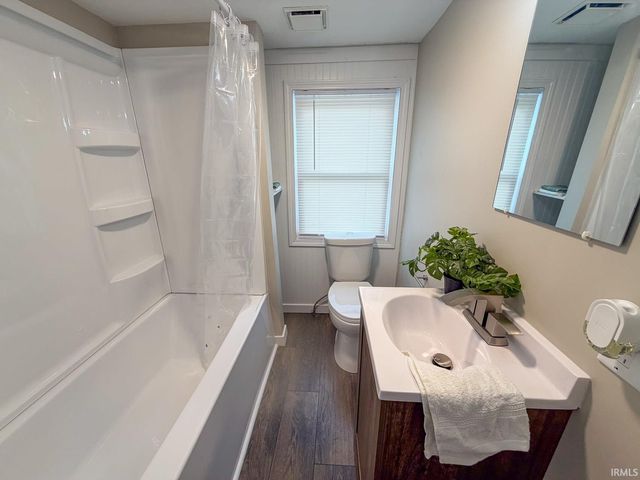 1758 Obrien Street, South Bend, IN 46628