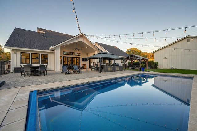 2201 Deer Valley Rd, Rescue, CA 95672