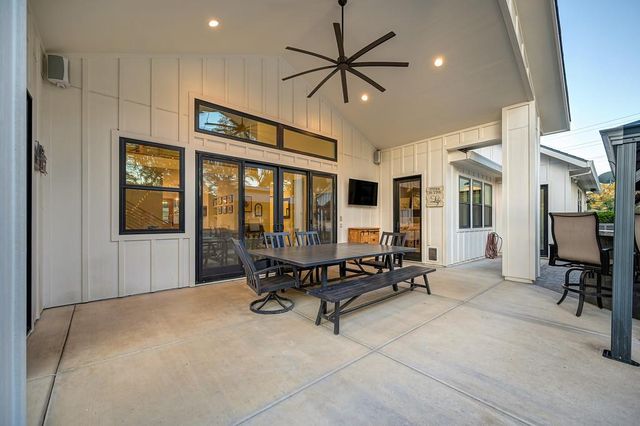 2201 Deer Valley Rd, Rescue, CA 95672