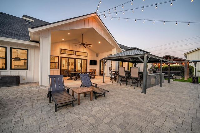 2201 Deer Valley Rd, Rescue, CA 95672