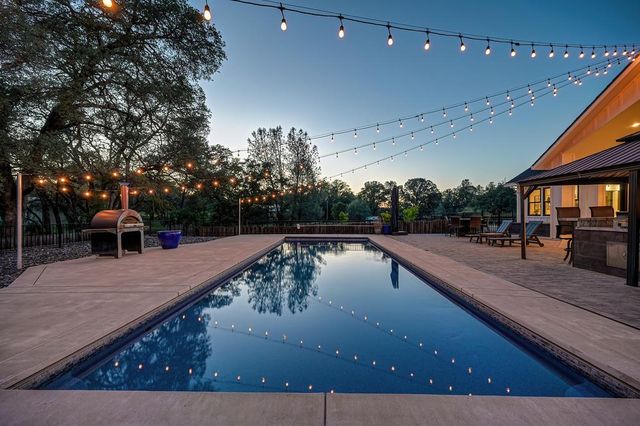 2201 Deer Valley Rd, Rescue, CA 95672