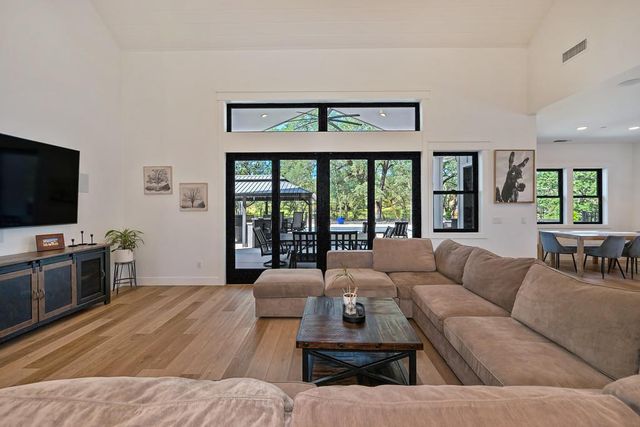 2201 Deer Valley Rd, Rescue, CA 95672