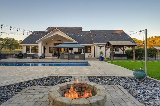 2201 Deer Valley Rd, Rescue, CA 95672