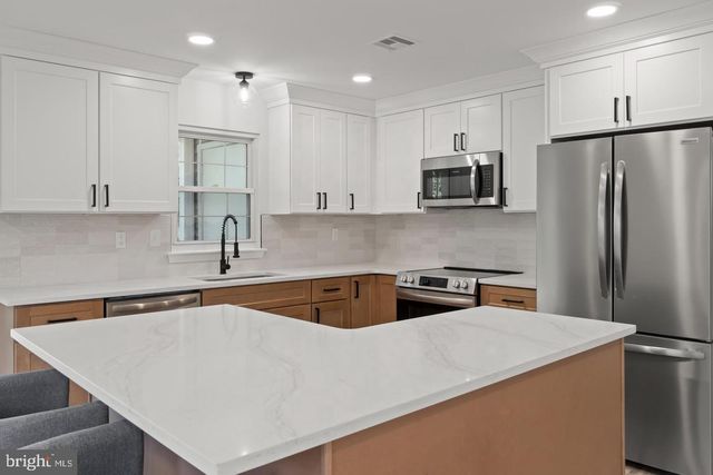 43 KINGSTON WAY, Southampton, NJ 08088