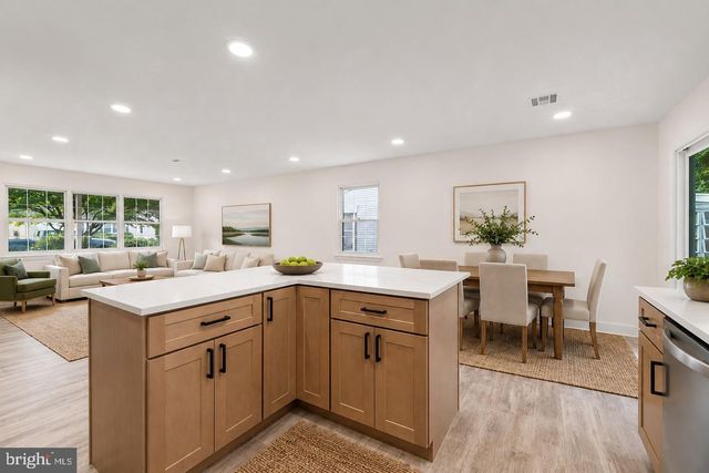 43 KINGSTON WAY, Southampton, NJ 08088