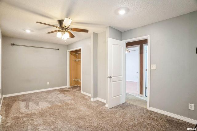 865 14TH Avenue NW, Clinton, IA 52732