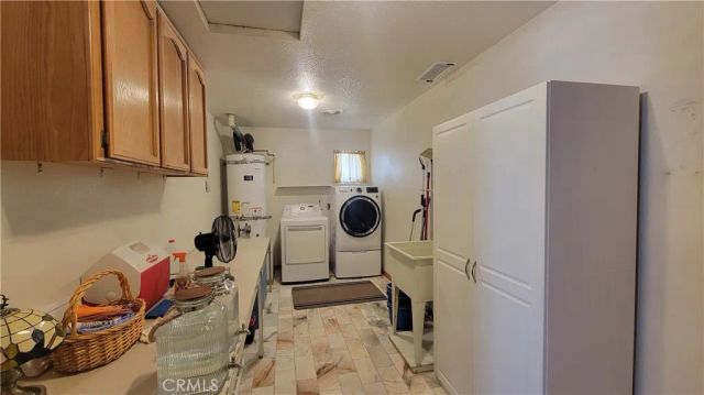 8756 Oakwood Avenue, Hesperia, CA 92345