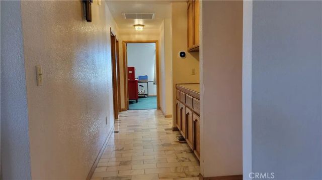 8756 Oakwood Avenue, Hesperia, CA 92345