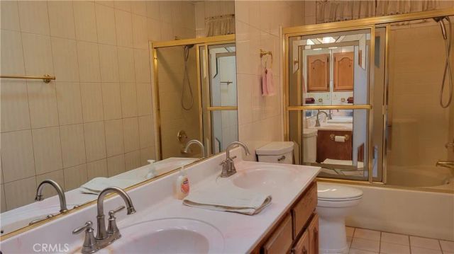 8756 Oakwood Avenue, Hesperia, CA 92345