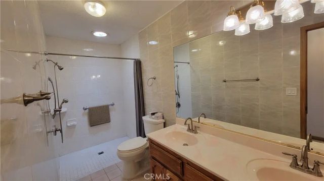 8756 Oakwood Avenue, Hesperia, CA 92345