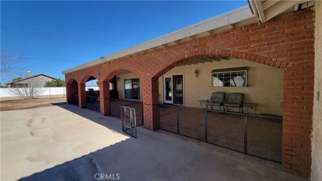 8756 Oakwood Avenue, Hesperia, CA 92345