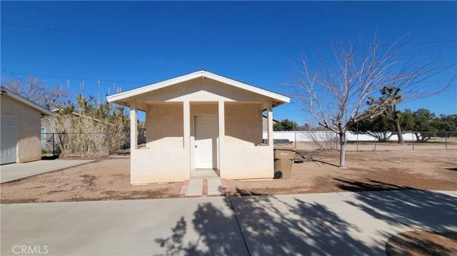 8756 Oakwood Avenue, Hesperia, CA 92345