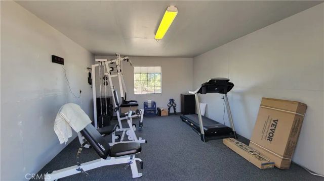 8756 Oakwood Avenue, Hesperia, CA 92345