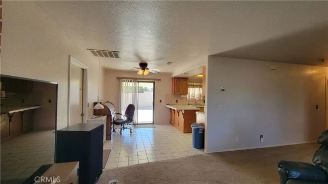 8756 Oakwood Avenue, Hesperia, CA 92345