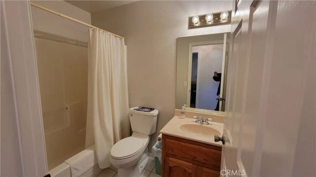 8756 Oakwood Avenue, Hesperia, CA 92345