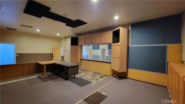 8756 Oakwood Avenue, Hesperia, CA 92345