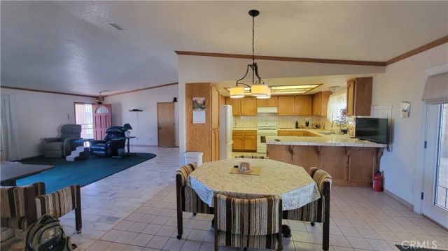 8756 Oakwood Avenue, Hesperia, CA 92345