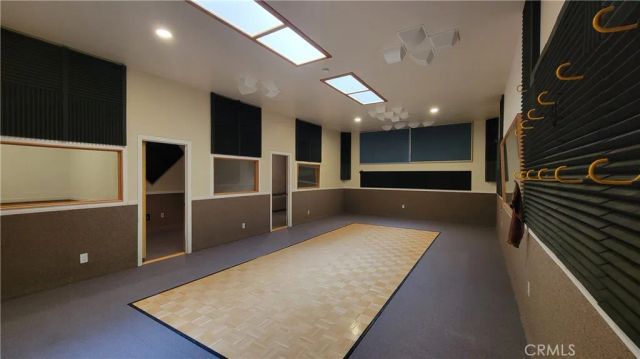 8756 Oakwood Avenue, Hesperia, CA 92345