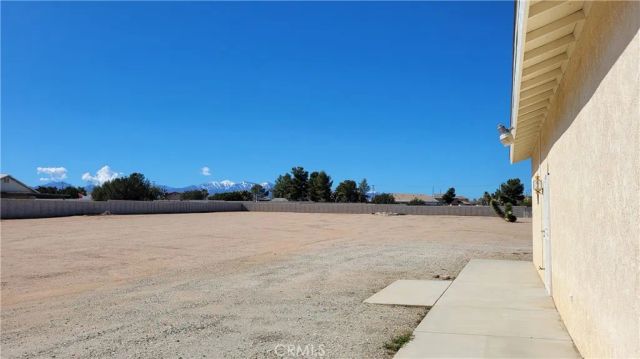 8756 Oakwood Avenue, Hesperia, CA 92345