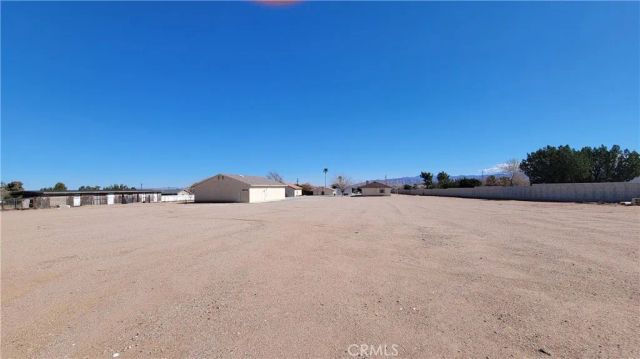 8756 Oakwood Avenue, Hesperia, CA 92345